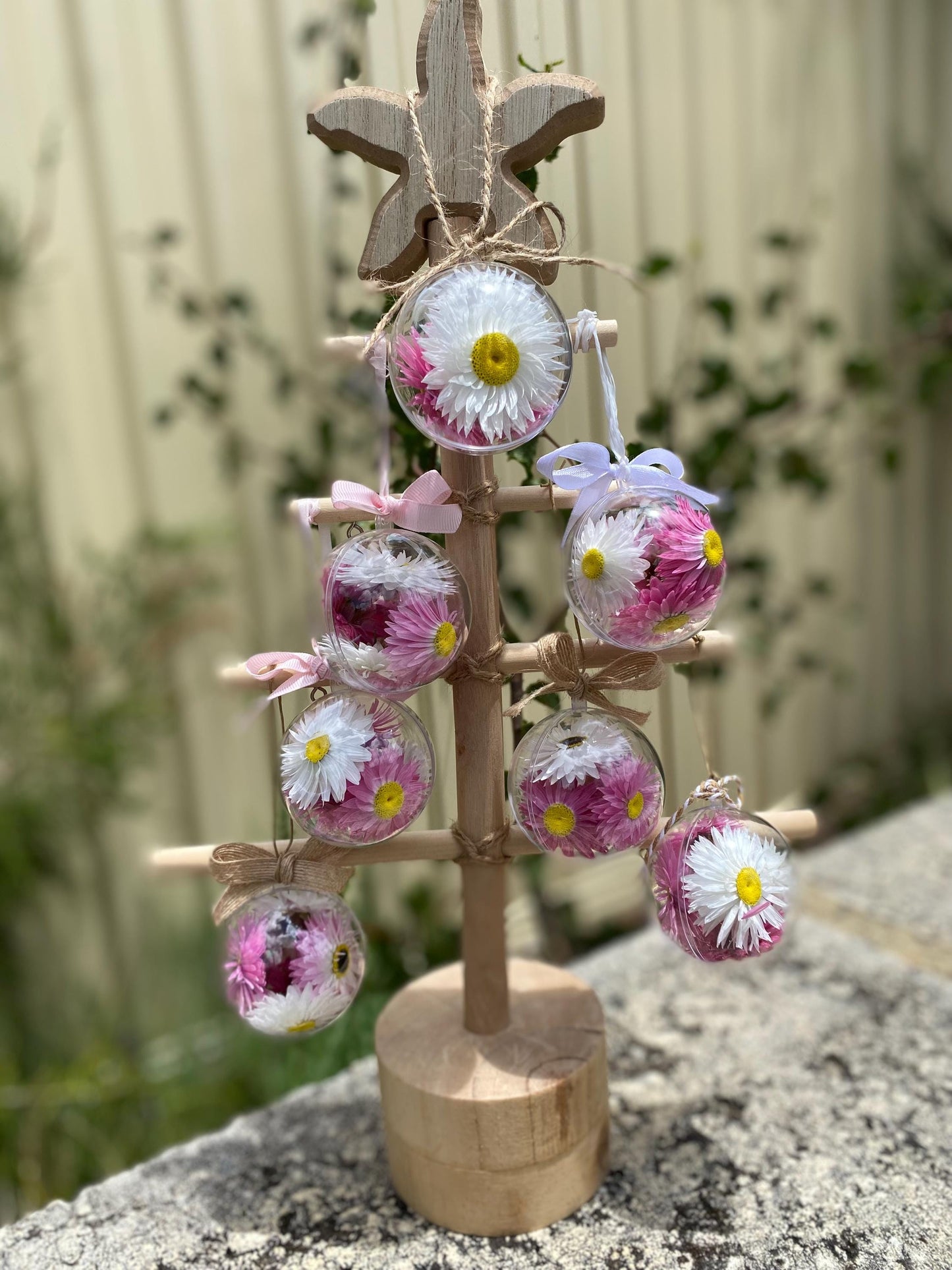 Everlasting Daisy Bauble - Small