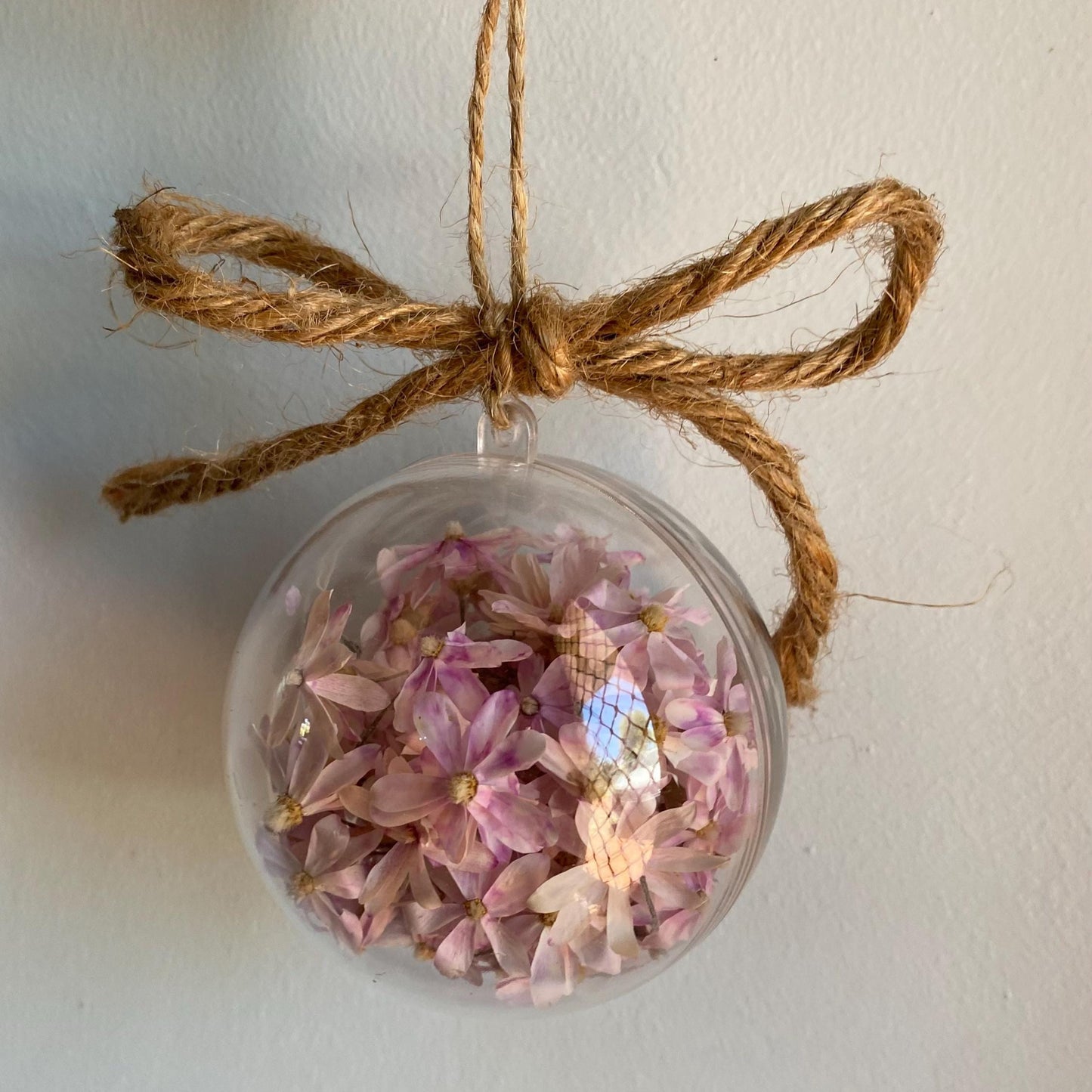 Pink Daisy Baubles - Medium