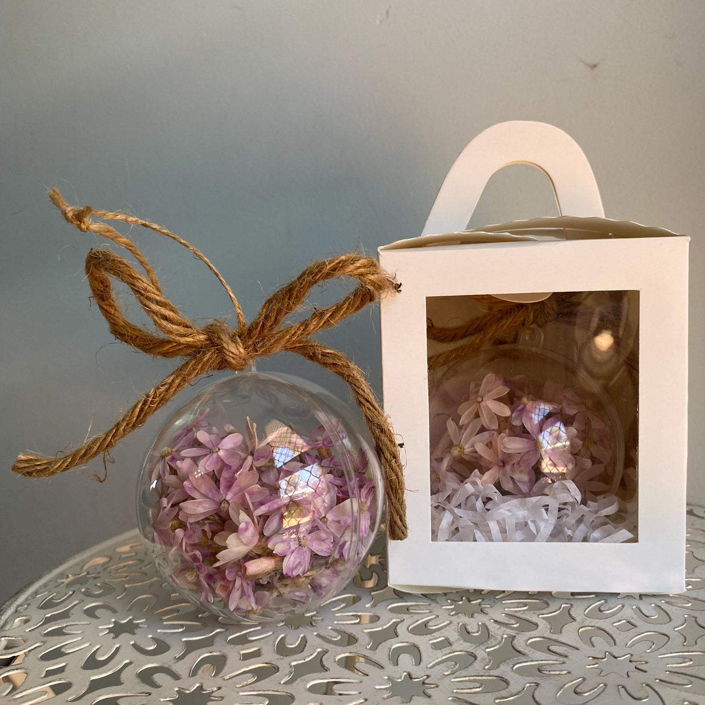 Pink Daisy Baubles - Medium