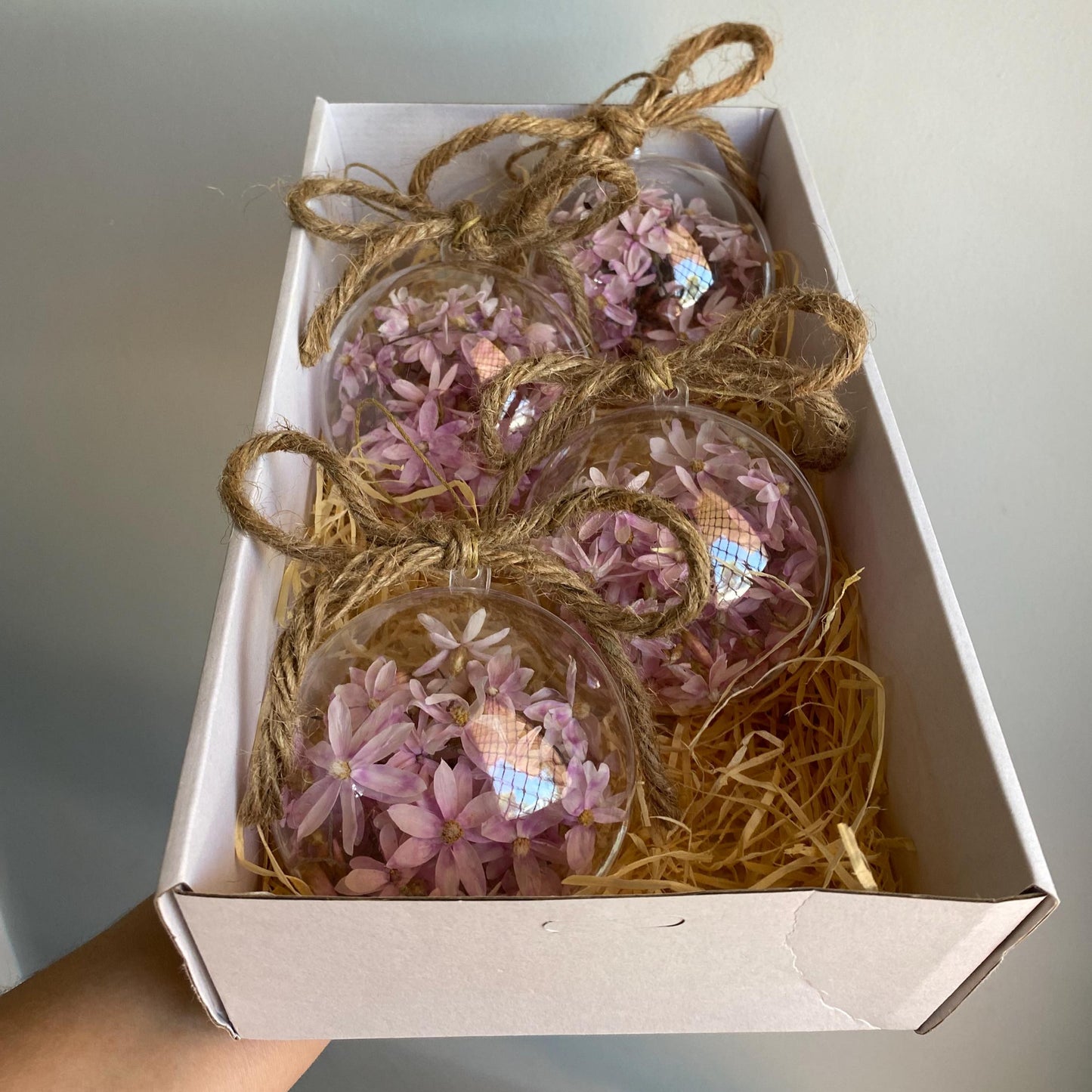 Pink Daisy Baubles - Medium