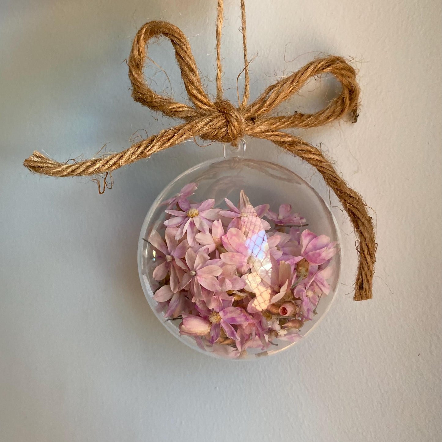 Pink Daisy Baubles - Medium