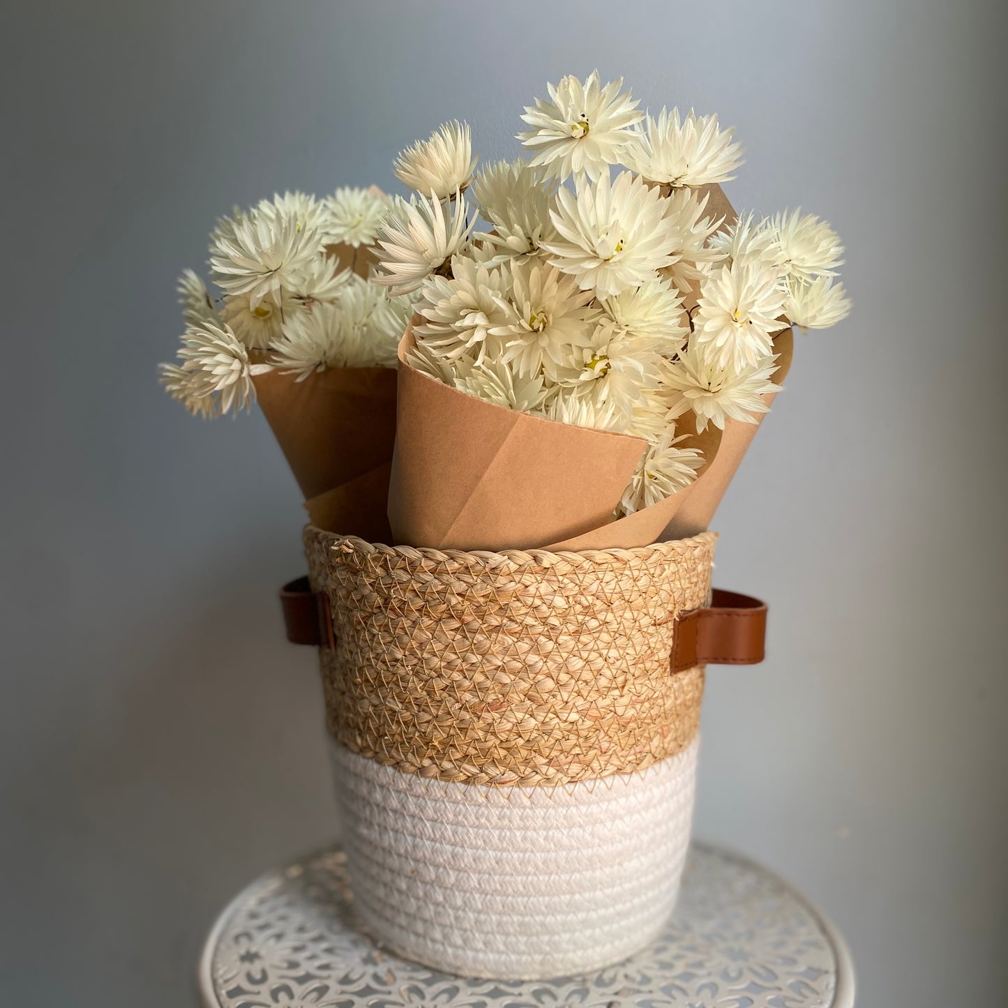 Splendid Everlasting Daisy Bouquet