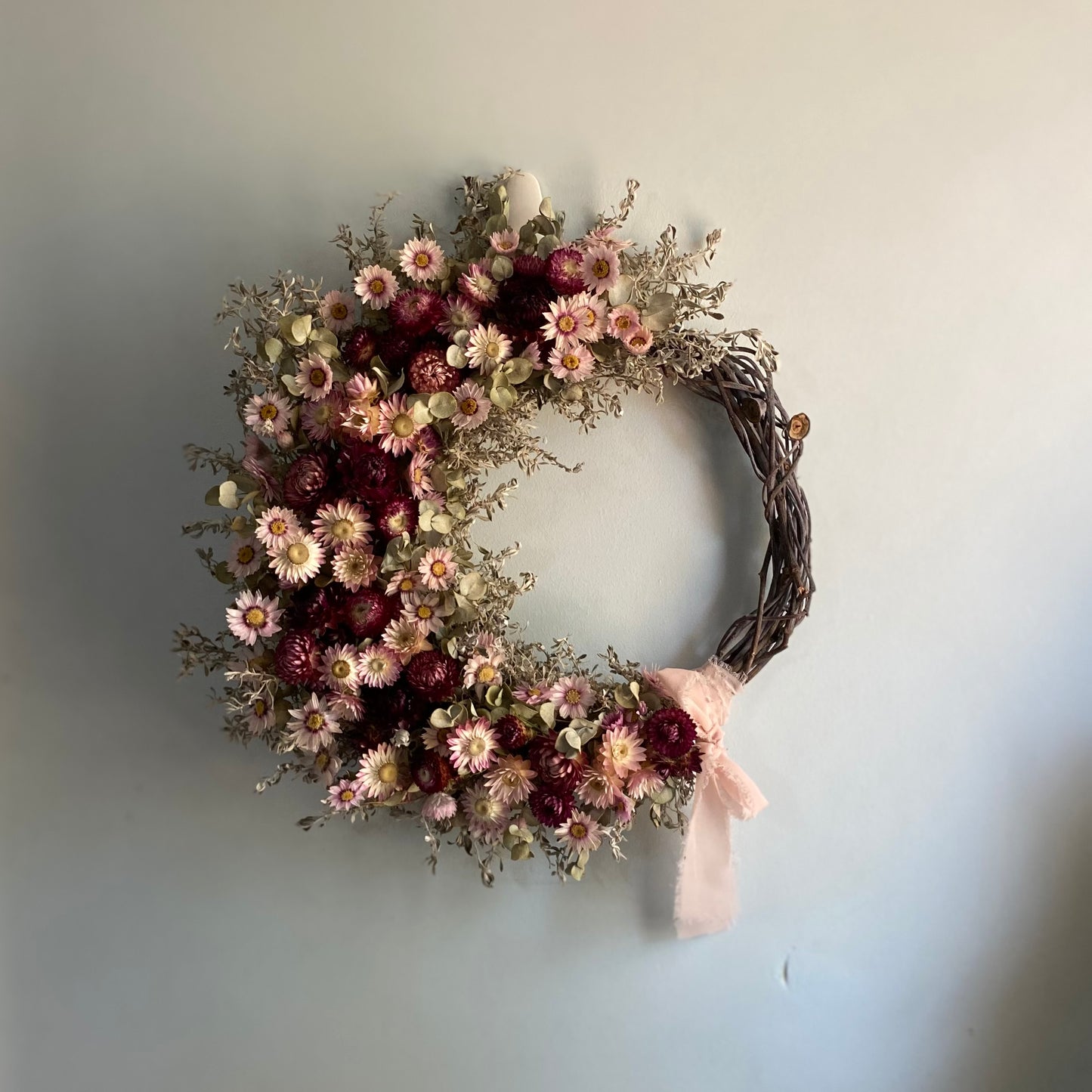 Everlasting Daisy Wreath: Dried Australian Wildflower Wreath - Medium - Pinks