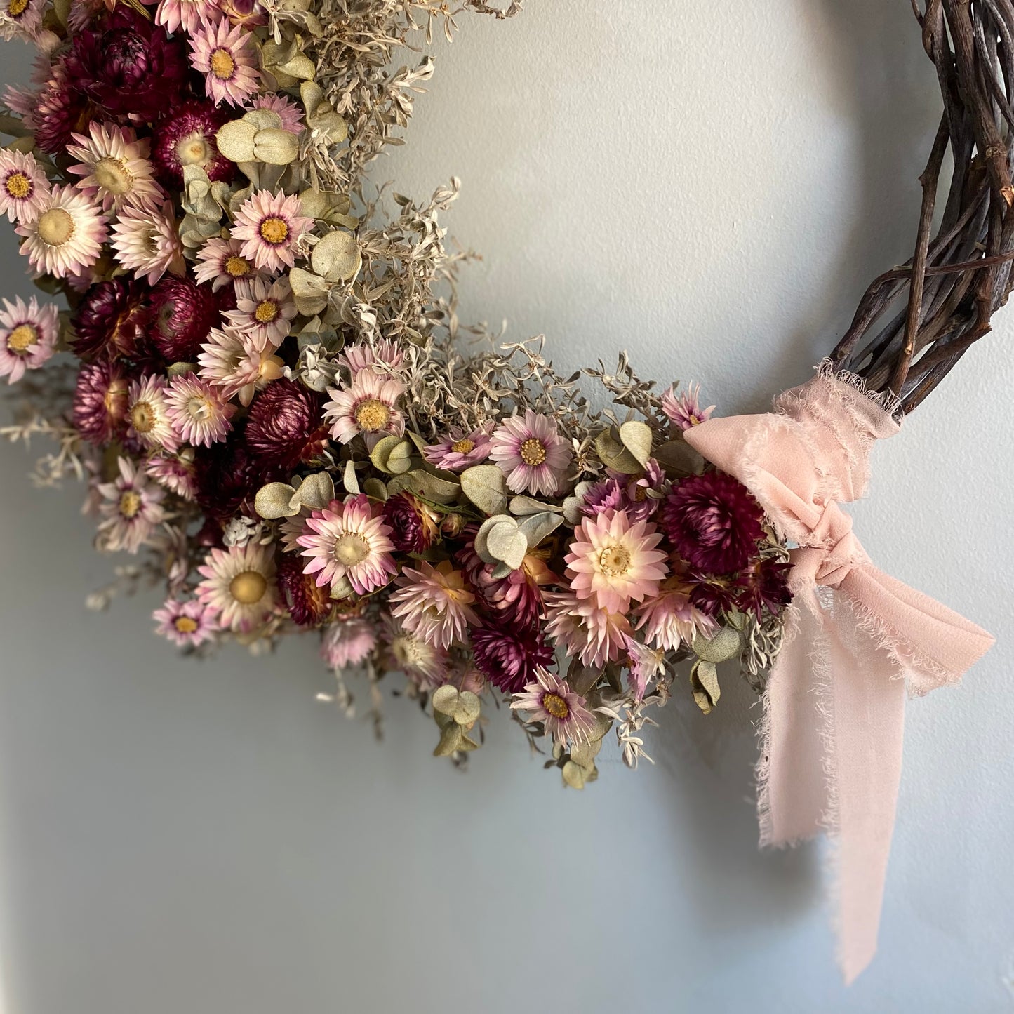 Everlasting Daisy Wreath: Dried Australian Wildflower Wreath - Medium - Pinks