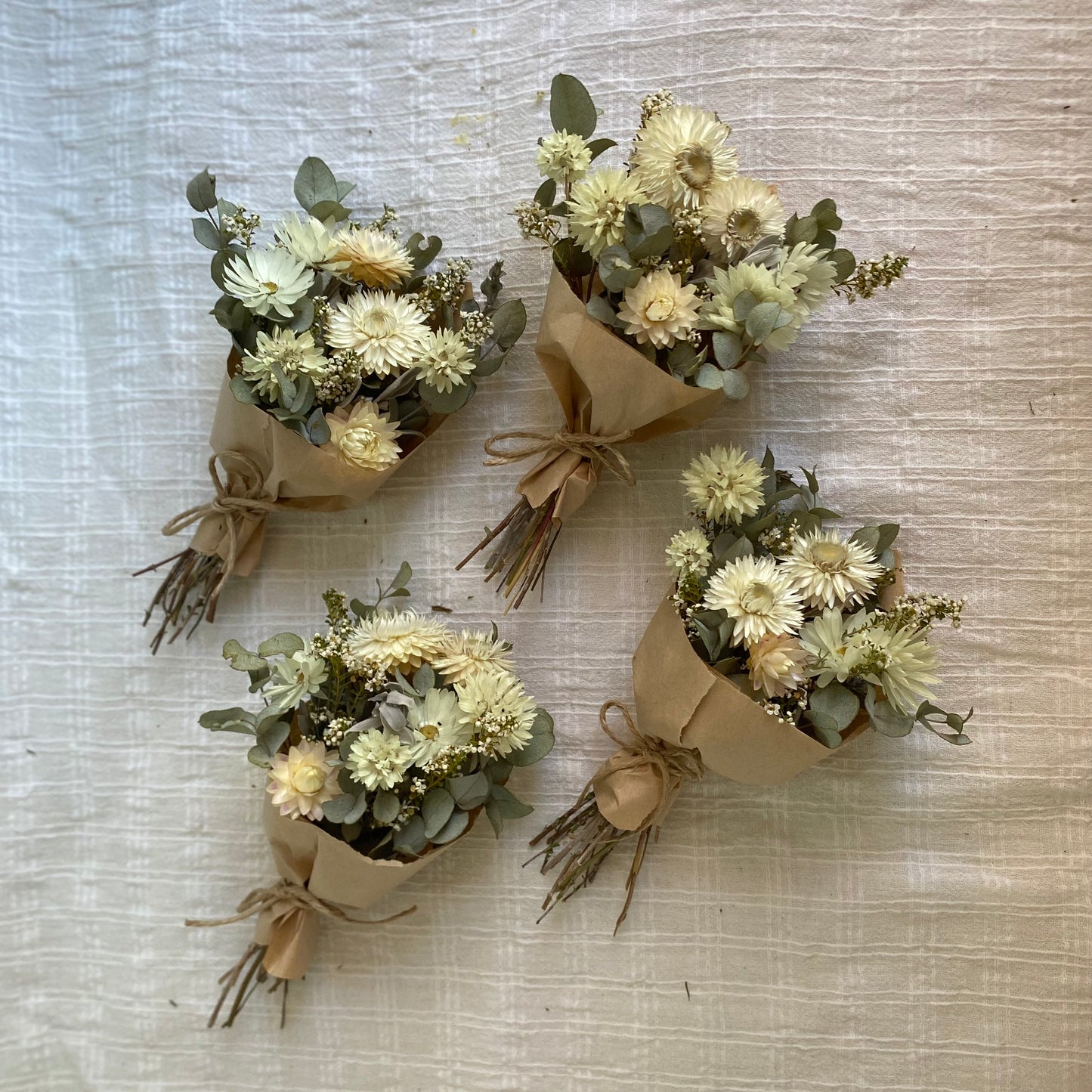 Everlasting Daisy Bouquet - Mini - Soft and Neutral