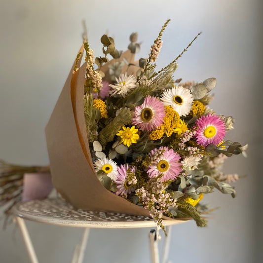 Everlasting Daisy Bouquet - Medium - Vibrant and Colourful