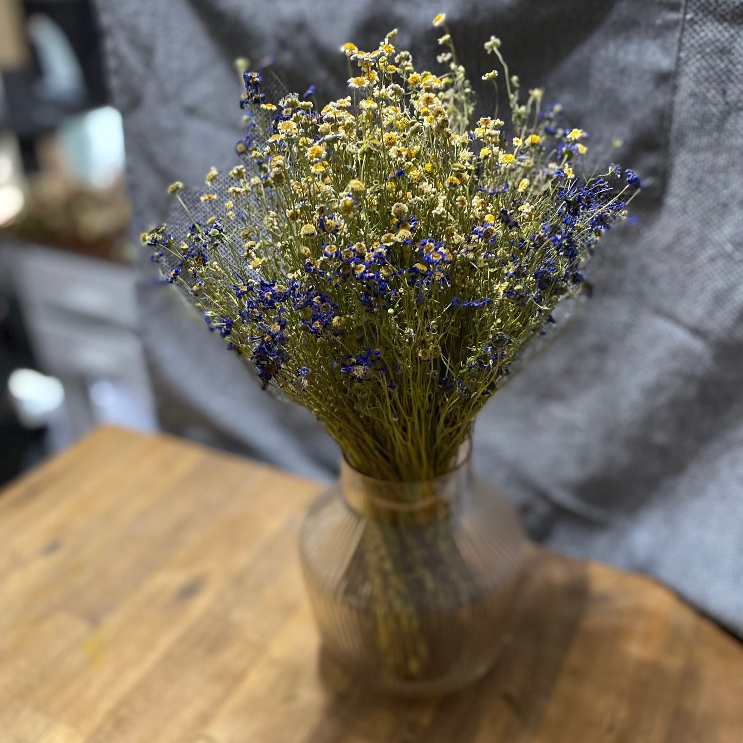 Swan River Daisy Bouquet